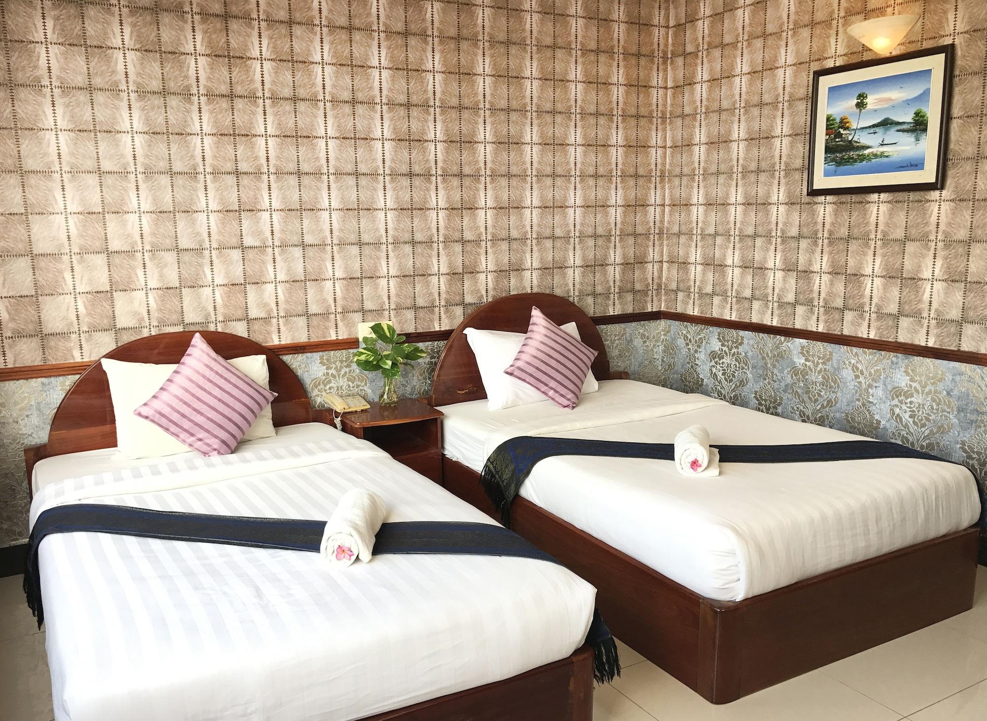 Holiday Hotel Battambang Exterior foto