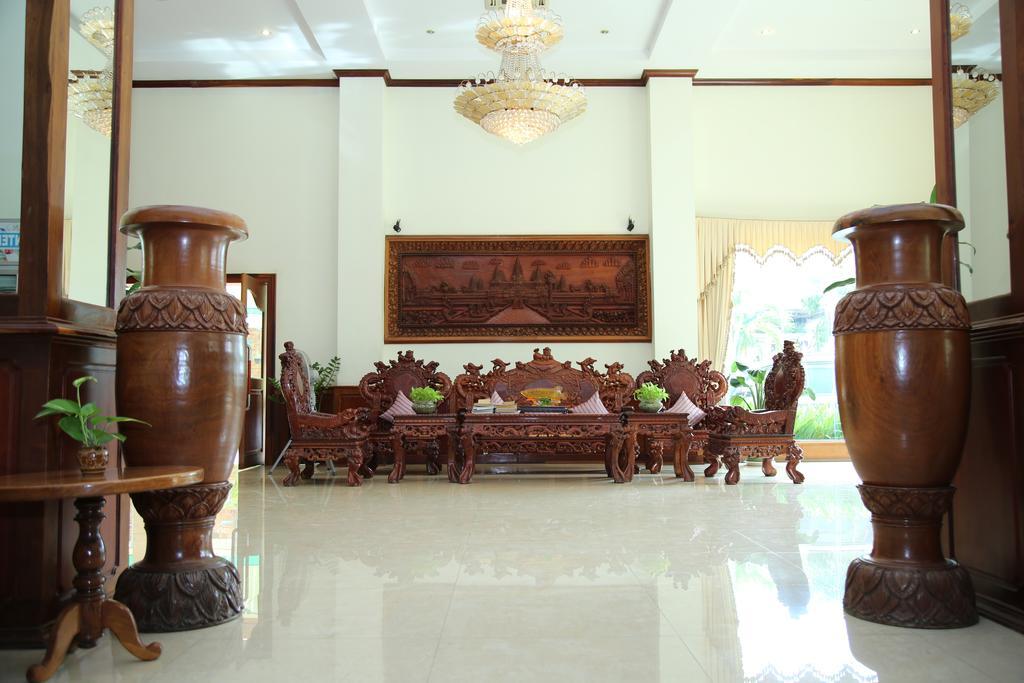 Holiday Hotel Battambang Exterior foto