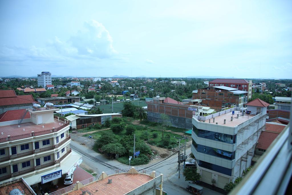 Holiday Hotel Battambang Exterior foto