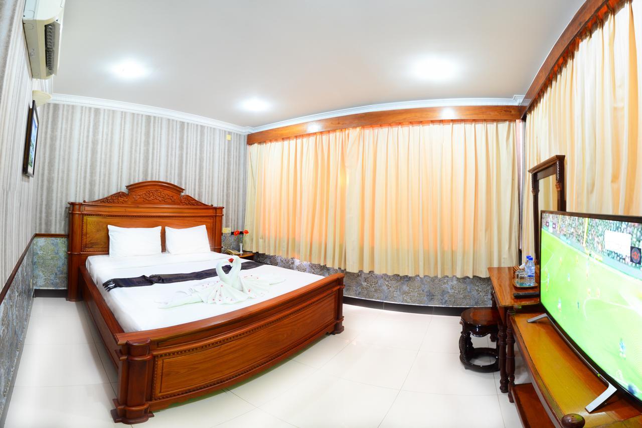 Holiday Hotel Battambang Exterior foto