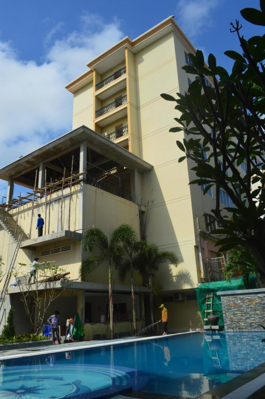 Holiday Hotel Battambang Exterior foto