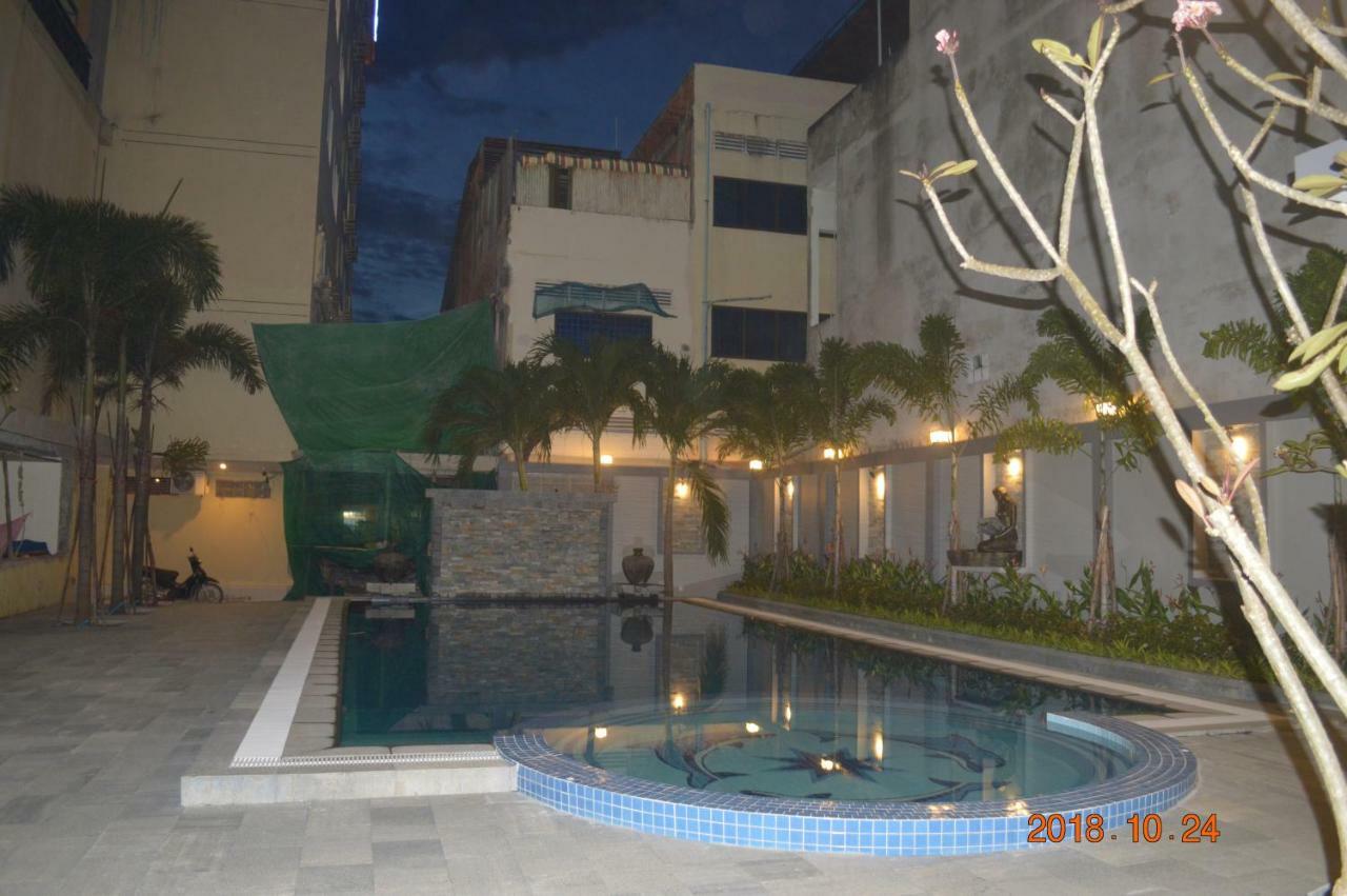 Holiday Hotel Battambang Exterior foto