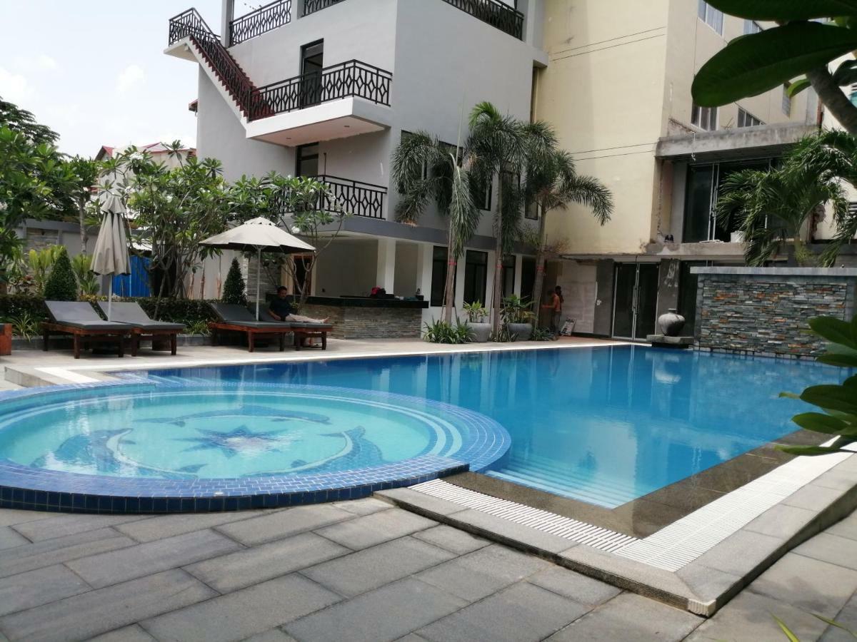 Holiday Hotel Battambang Exterior foto