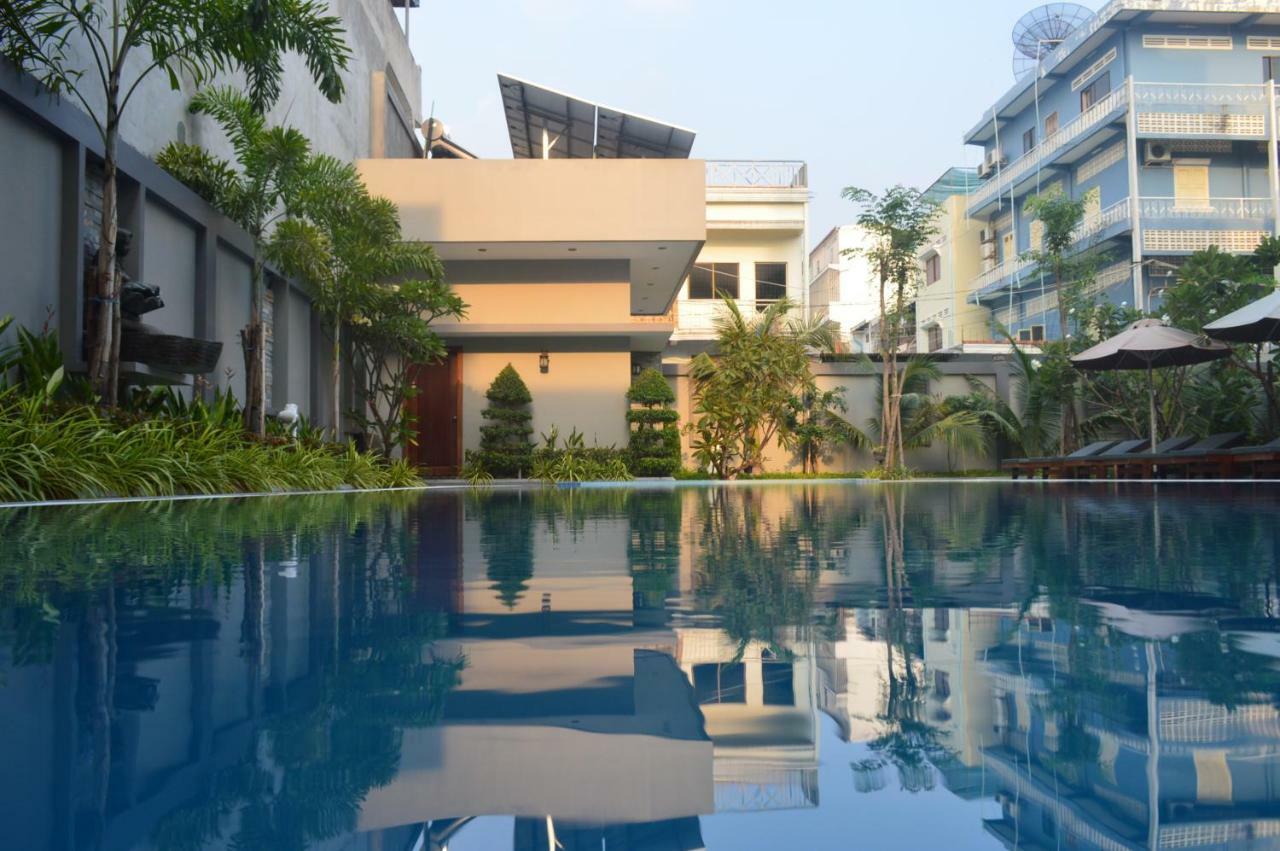 Holiday Hotel Battambang Exterior foto