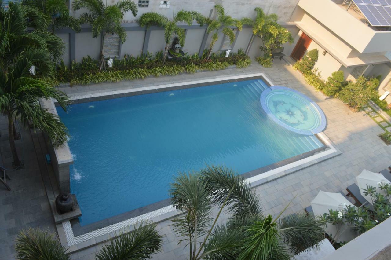 Holiday Hotel Battambang Exterior foto