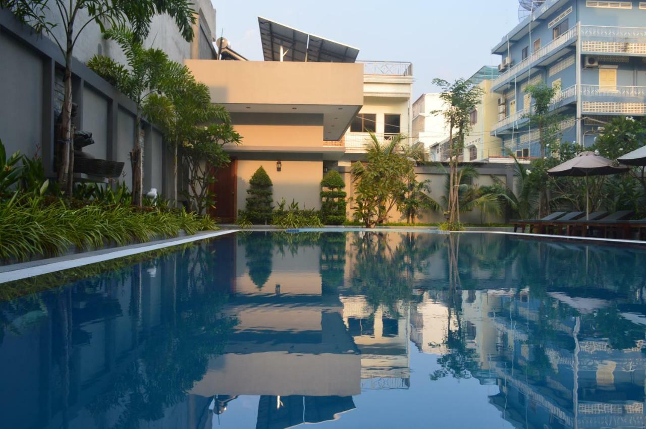Holiday Hotel Battambang Exterior foto