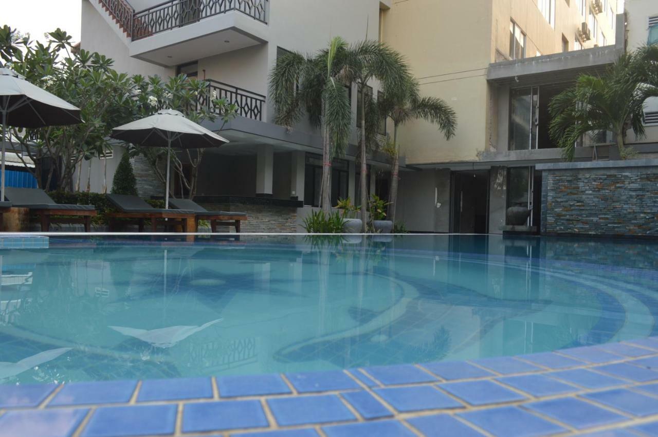 Holiday Hotel Battambang Exterior foto