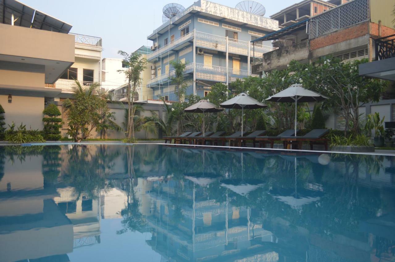 Holiday Hotel Battambang Exterior foto