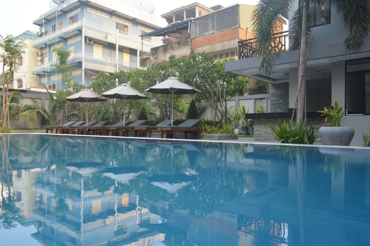 Holiday Hotel Battambang Exterior foto