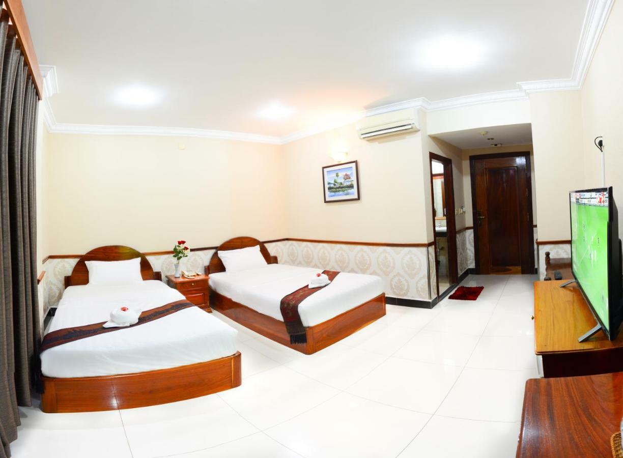 Holiday Hotel Battambang Exterior foto