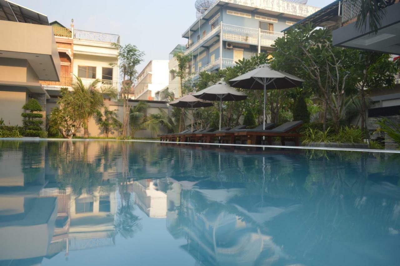 Holiday Hotel Battambang Exterior foto