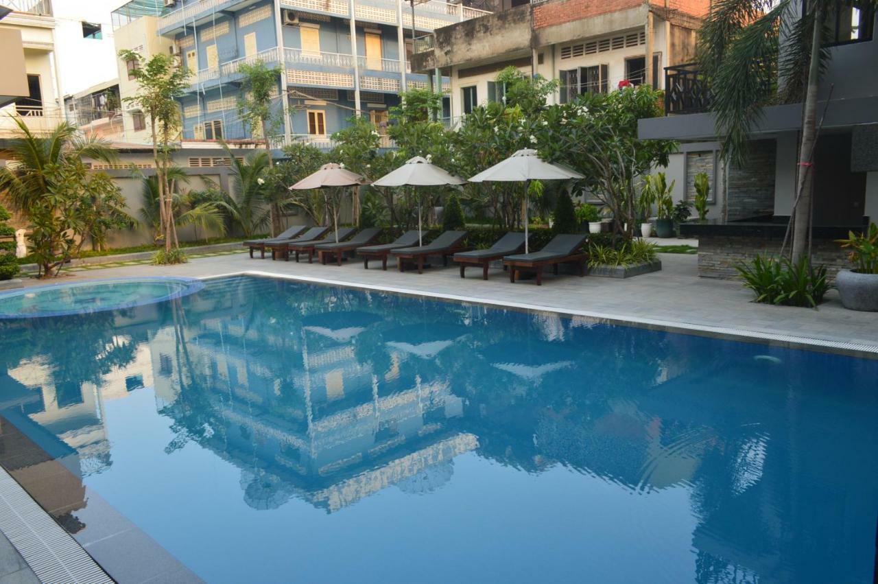 Holiday Hotel Battambang Exterior foto