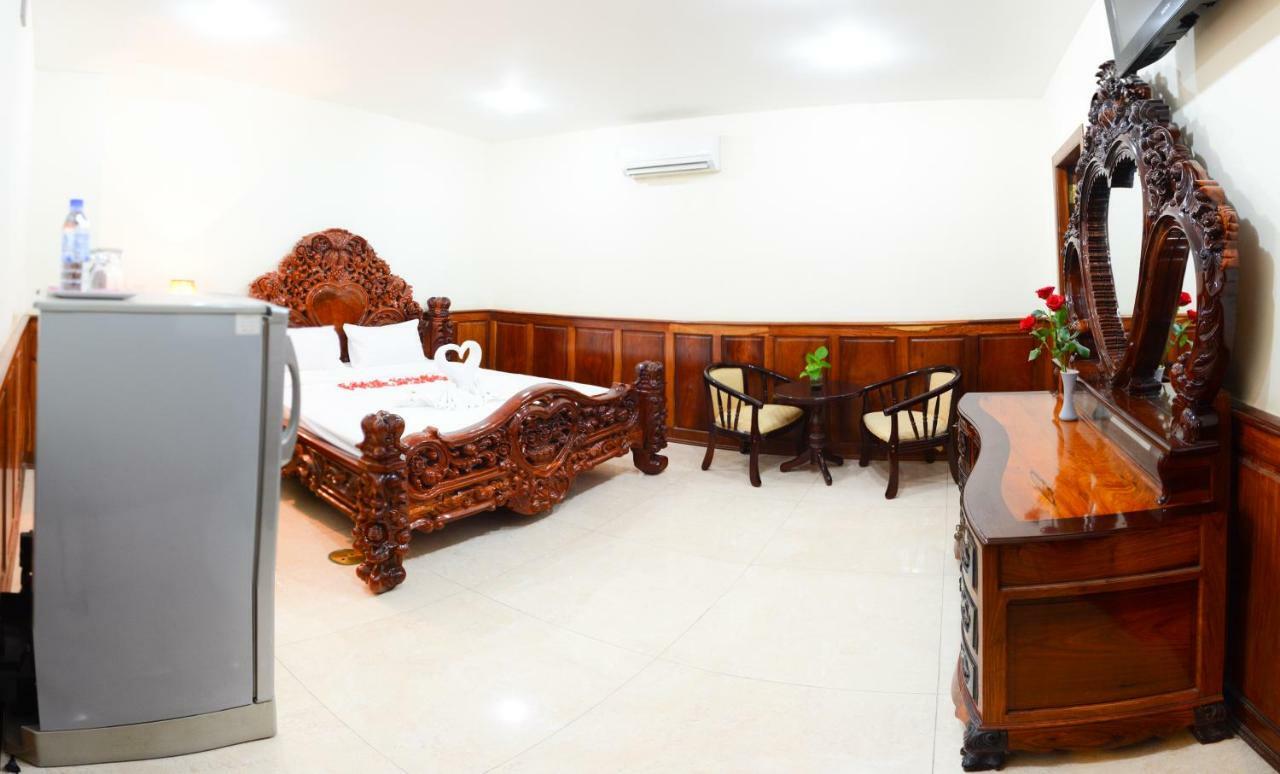 Holiday Hotel Battambang Exterior foto